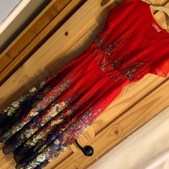 2/$10 ♥️ Midi Floral Dress - Picture 1 of 7